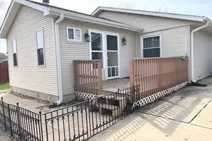 2409 Chestnut Ln, Morris, IL 60450 - Photo 4