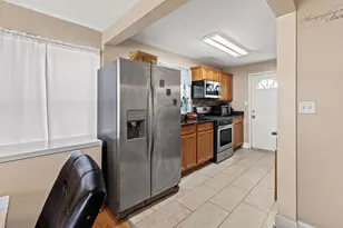 1915 Herbert Ave, Berkeley, IL 60163 - Photo 4