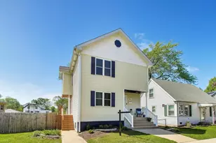 8842 S Talman Ave, Evergreen Park, IL 60805 - Photo 2