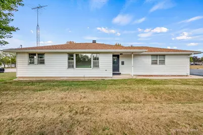 124 E Oak Knoll Drive, Hampshire, IL 60140 - Photo 1