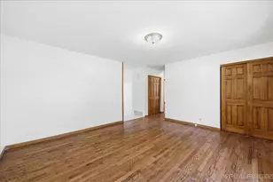 1717 S 5th Pl, Saint Charles, IL 60174 - Photo 4