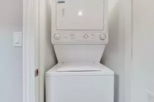 1625 W Catalpa Ave, Chicago, IL 60640 - Photo 12