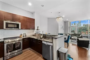 500 W Superior St, Chicago, IL 60654 - Photo 2