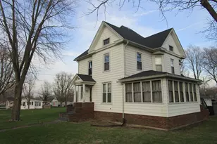 300 N Wolf St, Odell, IL 60460 - Photo 2