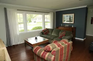 211 Sandalwood Dr, Naperville, IL 60540 - Photo 10