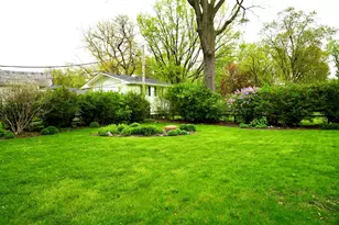 211 Sandalwood Dr, Naperville, IL 60540 - Photo 38