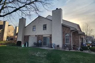 9249 Cliffside Ln, Orland Park, IL 60462 - Photo 2