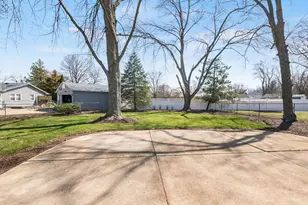 4 Barclay Ct, Montgomery, IL 60538 - Photo 20