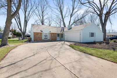 4 Barclay Court, Montgomery, IL 60538 - Photo 2
