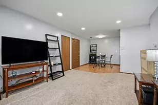 1484 Stonebridge Cir, Wheaton, IL 60189 - Photo 8