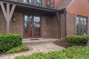 4319 Phyllis Dr, Northbrook, IL 60062 - Photo 2