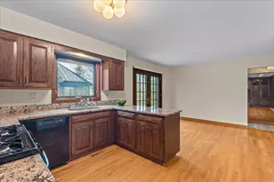 4319 Phyllis Dr, Northbrook, IL 60062 - Photo 8