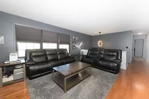 6717 Patton Dr, Woodridge, IL 60517 - Photo 6