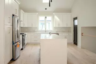 8041 S 85th Ct, Justice, IL 60458 - Photo 2