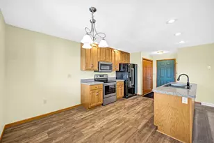 109 E Lake Ct, Atlanta, IL 61723 - Photo 8