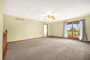 109 E Lake Ct, Atlanta, IL 61723 - Photo 6