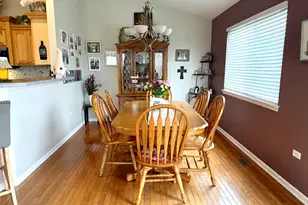 2939 Saganashkee Ln, Naperville, IL 60564 - Photo 8