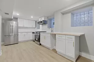 3716 N Racine Ave, Chicago, IL 60613 - Photo 2