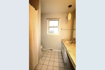 1017 Mayfair Drive, Libertyville, IL 60048 - Photo 22