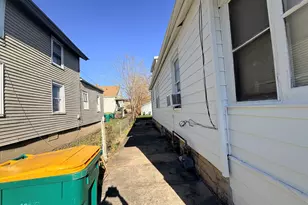 106 S Joliet Street W, Joliet, IL 60436 - Photo 12