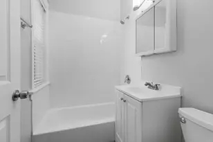 1112 W Glenlake Ave, Chicago, IL 60660 - Photo 8