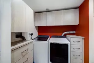 632 W Barry Ave, Chicago, IL 60657 - Photo 10