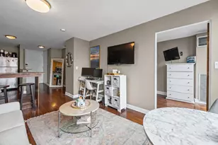 1 E Scott St, Chicago, IL 60610 - Photo 4