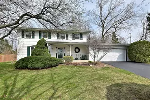 37W208 Olwin Dr, Elgin, IL 60124 - Photo 1