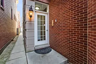 3928 N Greenview Ave, Chicago, IL 60613 - Photo 2