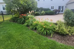 743 Chasewood Dr, South Elgin, IL 60177 - Photo 2