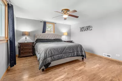 933 N Midlothian Road, Mundelein, IL 60060 - Photo 8