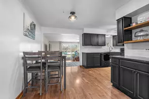 933 N Midlothian Rd, Mundelein, IL 60060 - Photo 4