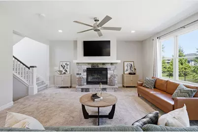 6900 Grover Station, Bettendorf, IA 52722 - Photo 6