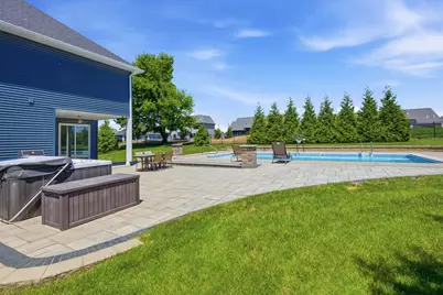 6900 Grover Station, Bettendorf, IA 52722 - Photo 44