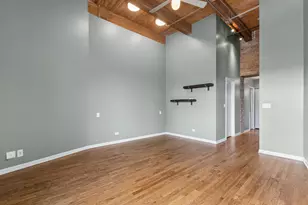 525 W Superior St, Chicago, IL 60654 - Photo 2