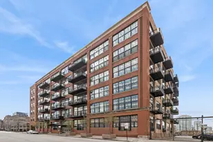 525 W Superior St, Chicago, IL 60654 - Photo 1