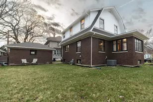 489 Division St, Elgin, IL 60120 - Photo 38