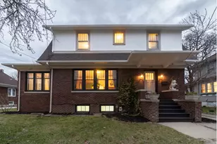 489 Division St, Elgin, IL 60120 - Photo 2