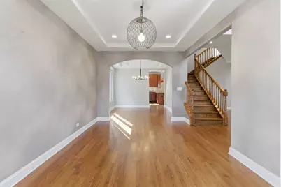 8242 Latrobe Avenue, Burbank, IL 60459 - Photo 4