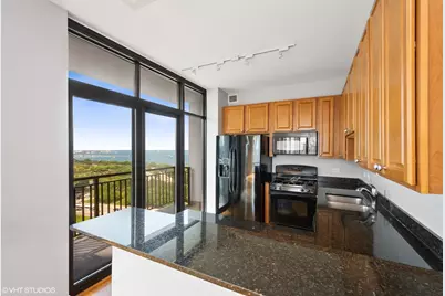 233 E 13th Street #2501, Chicago, IL 60605 - Photo 4