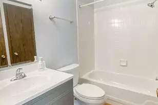 643 Wilbur Ct, Gurnee, IL 60031 - Photo 8