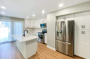 643 Wilbur Ct, Gurnee, IL 60031 - Photo 2