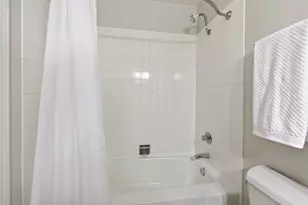 471 Raintree Ct, Glen Ellyn, IL 60137 - Photo 20