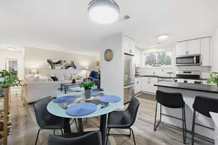 471 Raintree Ct, Glen Ellyn, IL 60137 - Photo 10