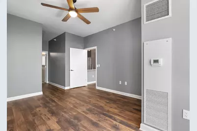 233 E 13th Street #1910, Chicago, IL 60605 - Photo 10