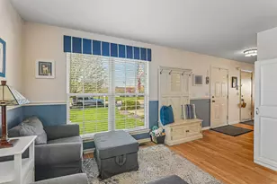 806 Meadowridge Dr, Aurora, IL 60504 - Photo 8