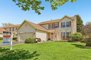 806 Meadowridge Dr, Aurora, IL 60504 - Photo 2