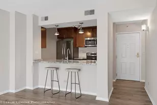 511 Aurora Ave, Naperville, IL 60540 - Photo 10
