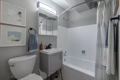 5815 N Sheridan Road #706, Chicago, IL 60660 - Photo 4