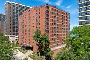 5815 N Sheridan Rd, Chicago, IL 60660 - Photo 1